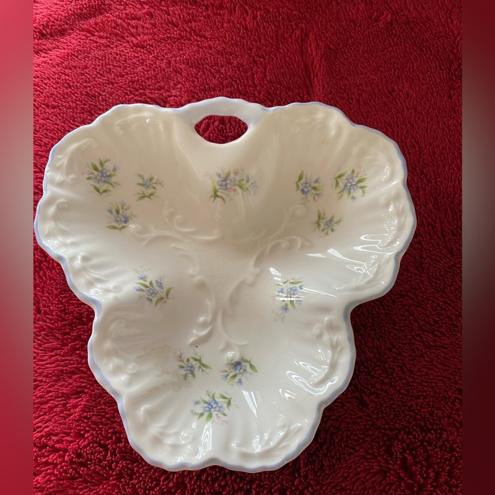 Queen's Bone China Candy Nut Trinket Scalloped Floral Dish Staffordshire England